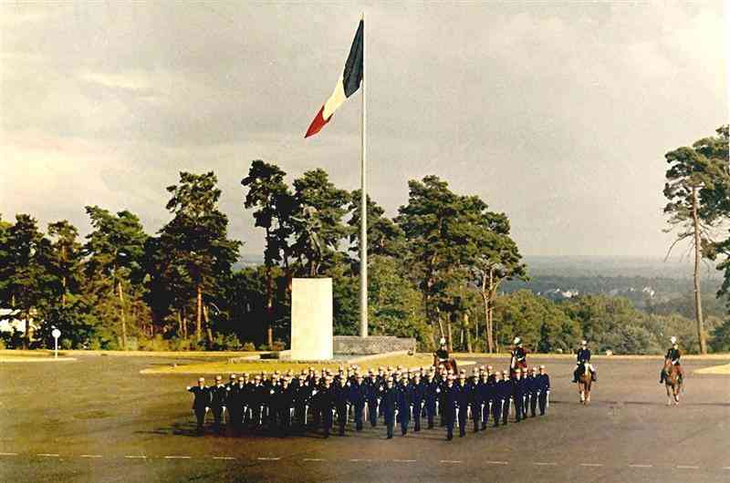 01_1301r (Medium).jpg